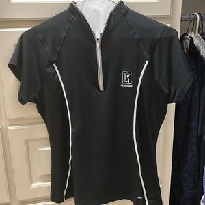 Women’s golf shirt. Large.